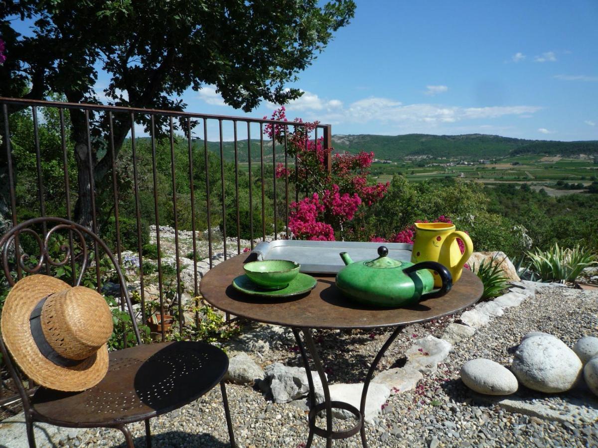 Bed and Breakfast Le Petit Mas Vogue Exterior foto